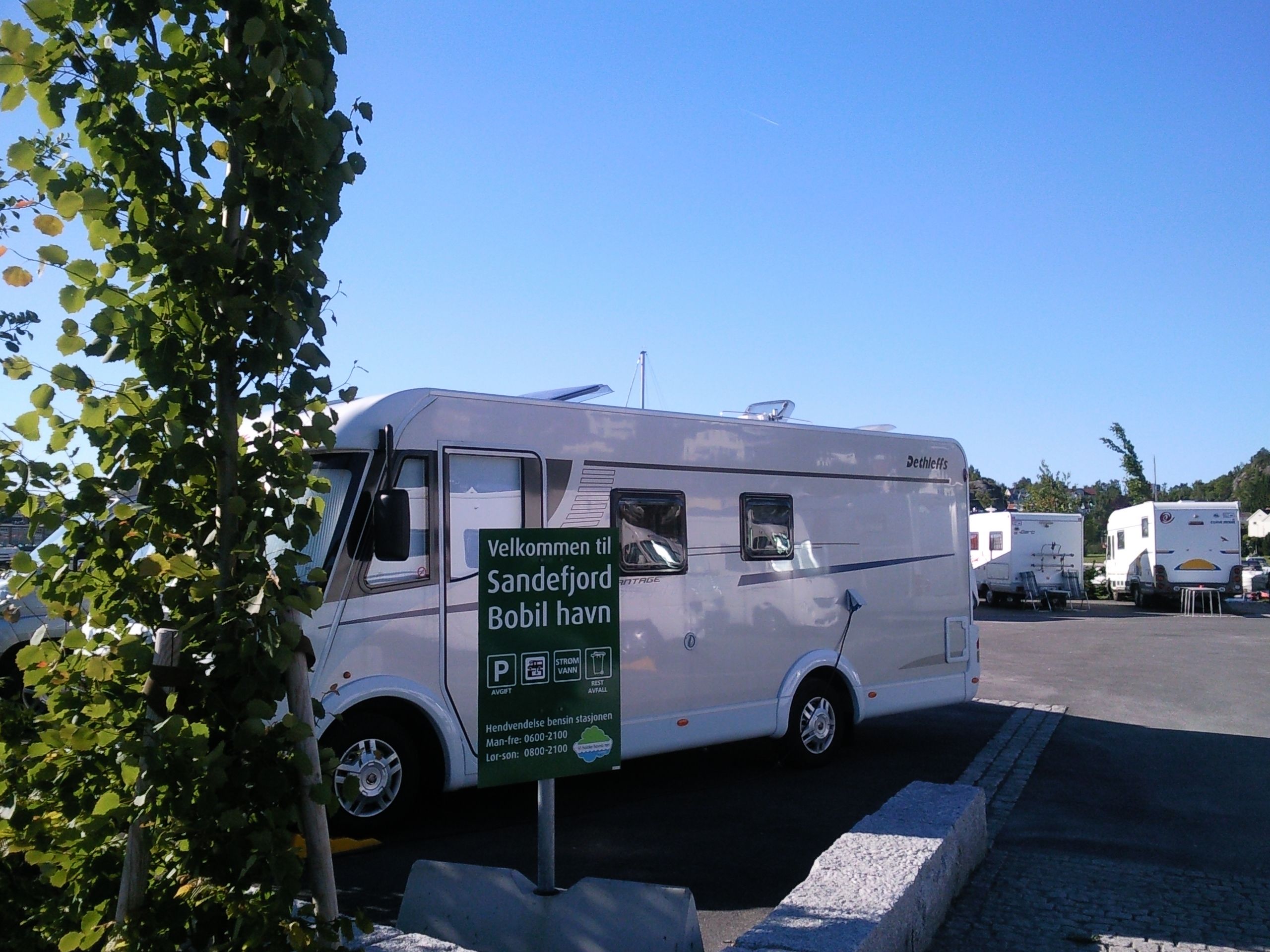 Bobiler parkert på Sandefjord Bobilpark