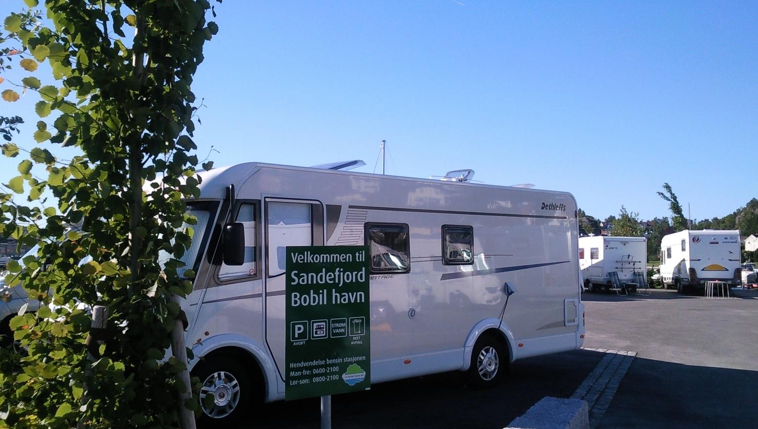 Bobiler parkert på Sandefjord Bobilpark