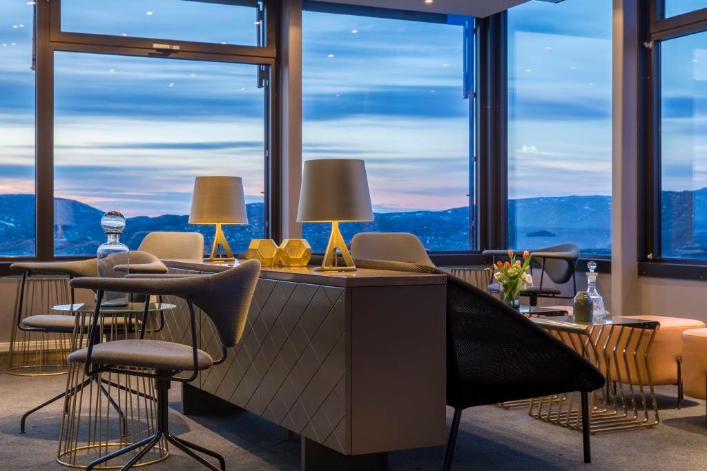 Top13 Bar & Lounge