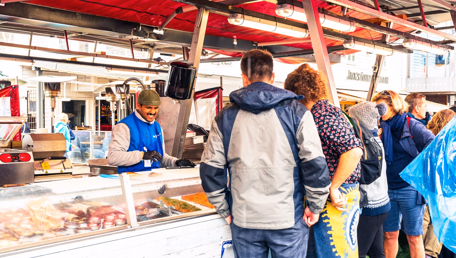 Utendørs på Fisketorget i Bergen