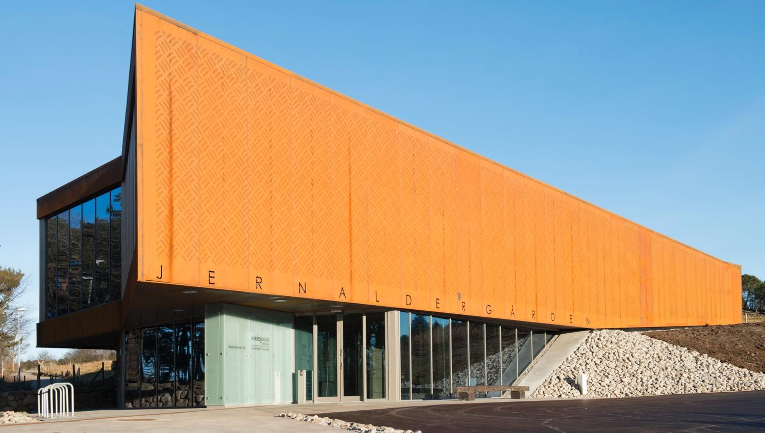 Visitor centre and café