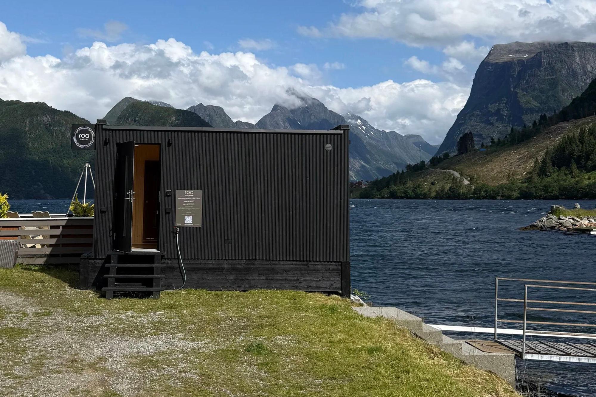 ROA sauna in Hjørundfjord