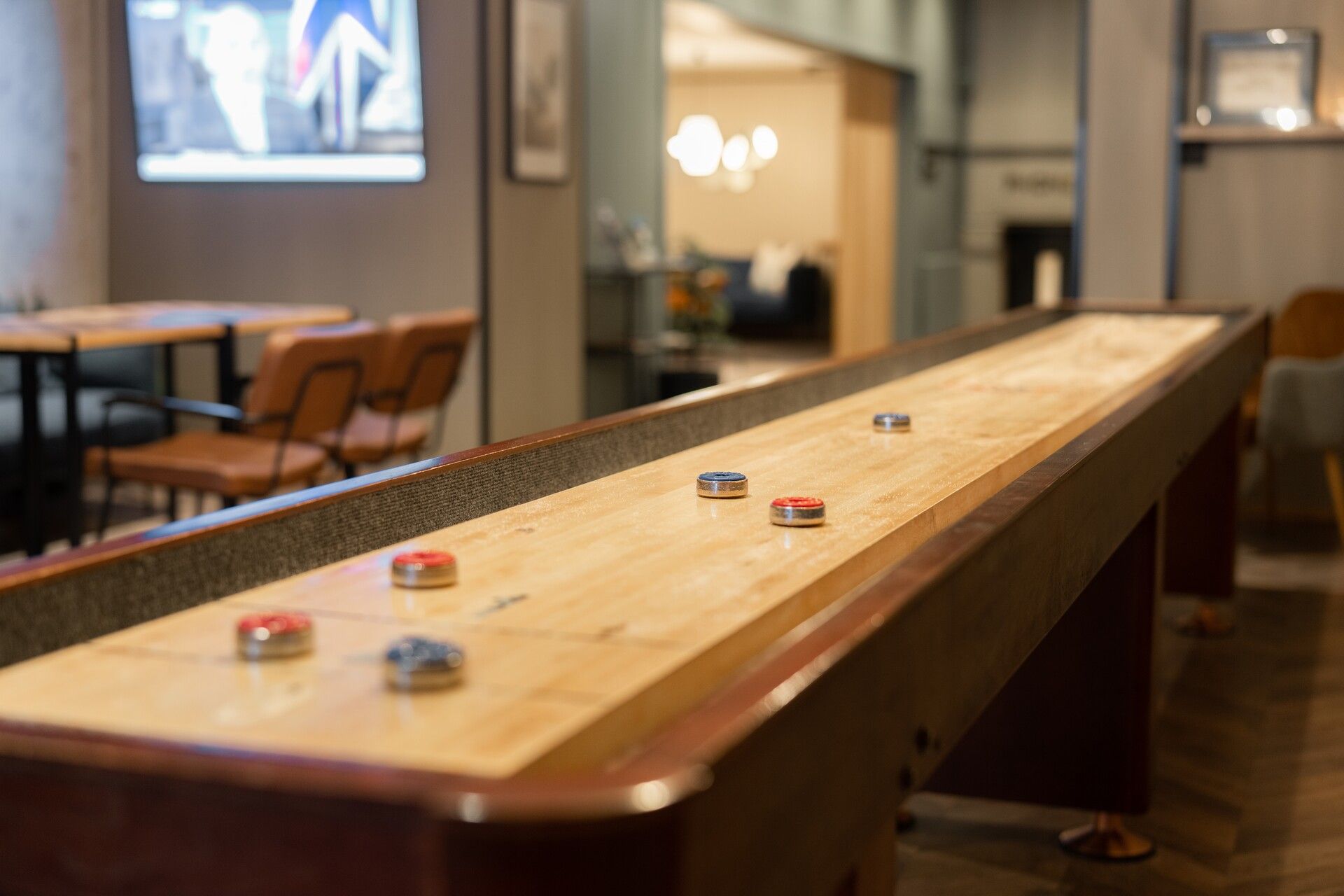 Shuffle board