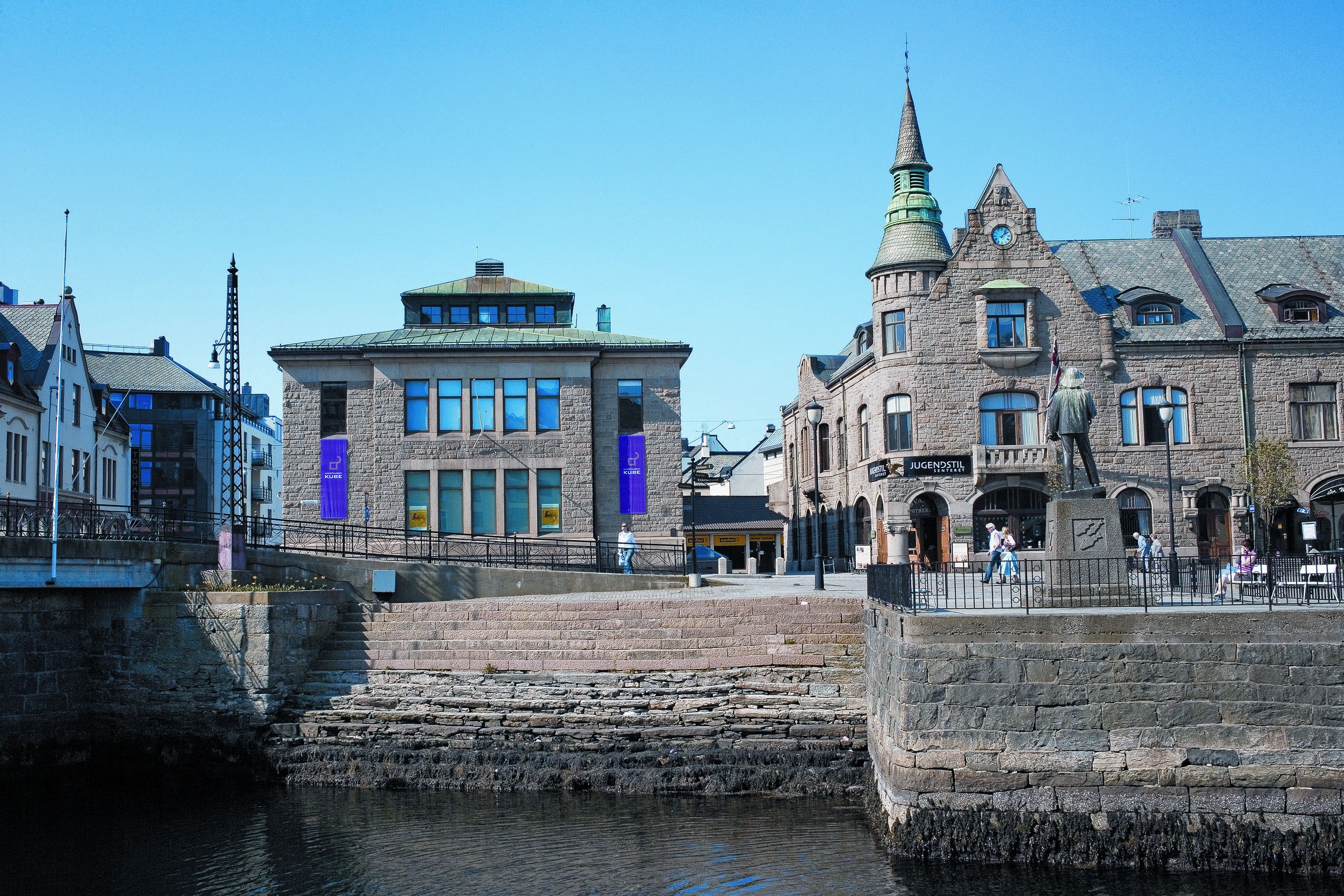 The Art Nouveau Center