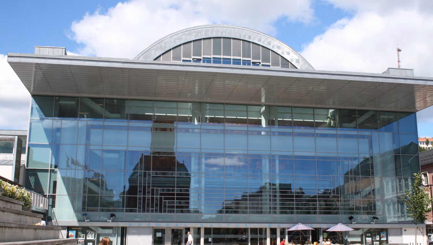 Arendal Kultur- og rådhus glassfasade