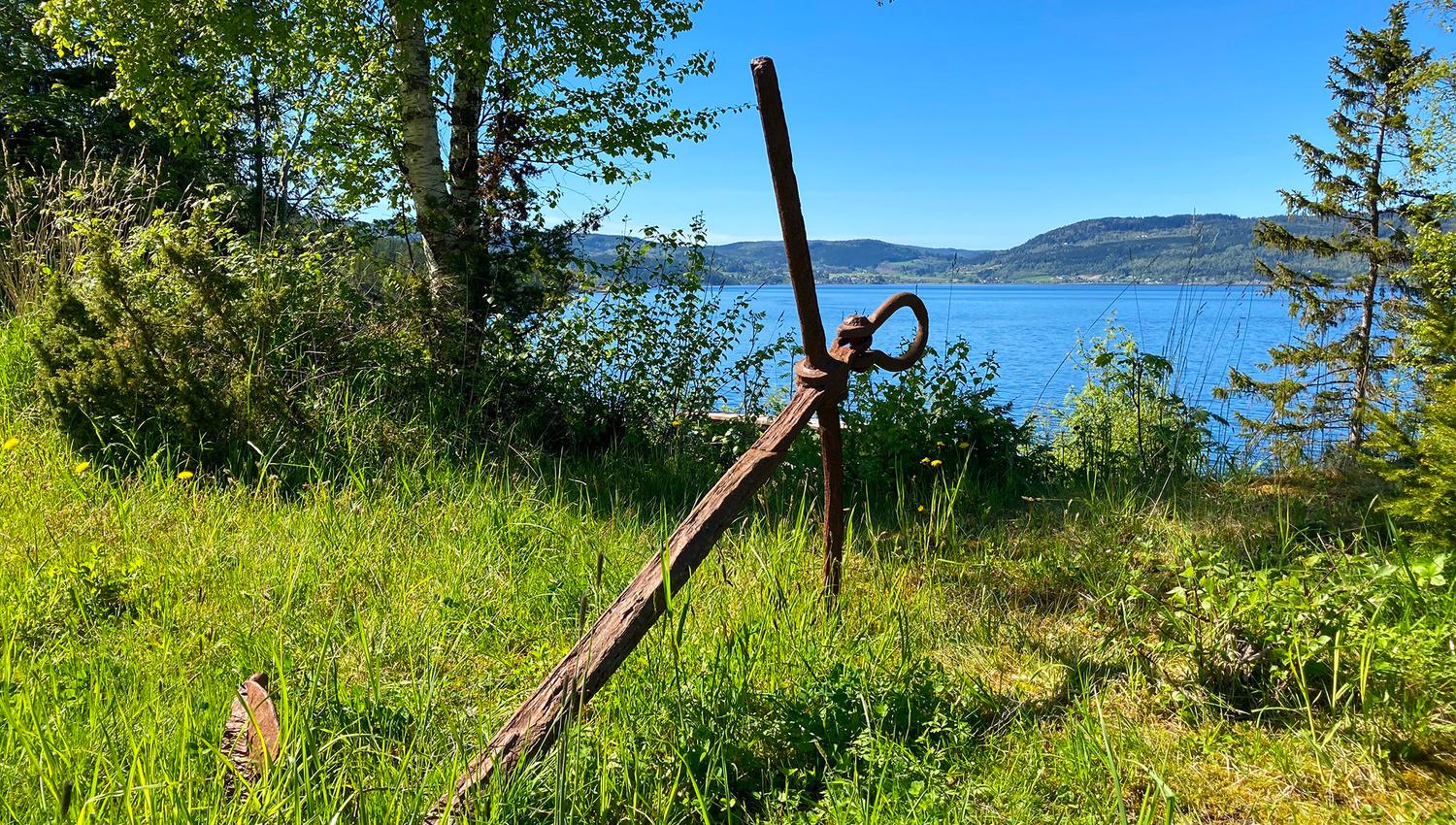 Gammelt anker ved Jørstadsjøkaia
