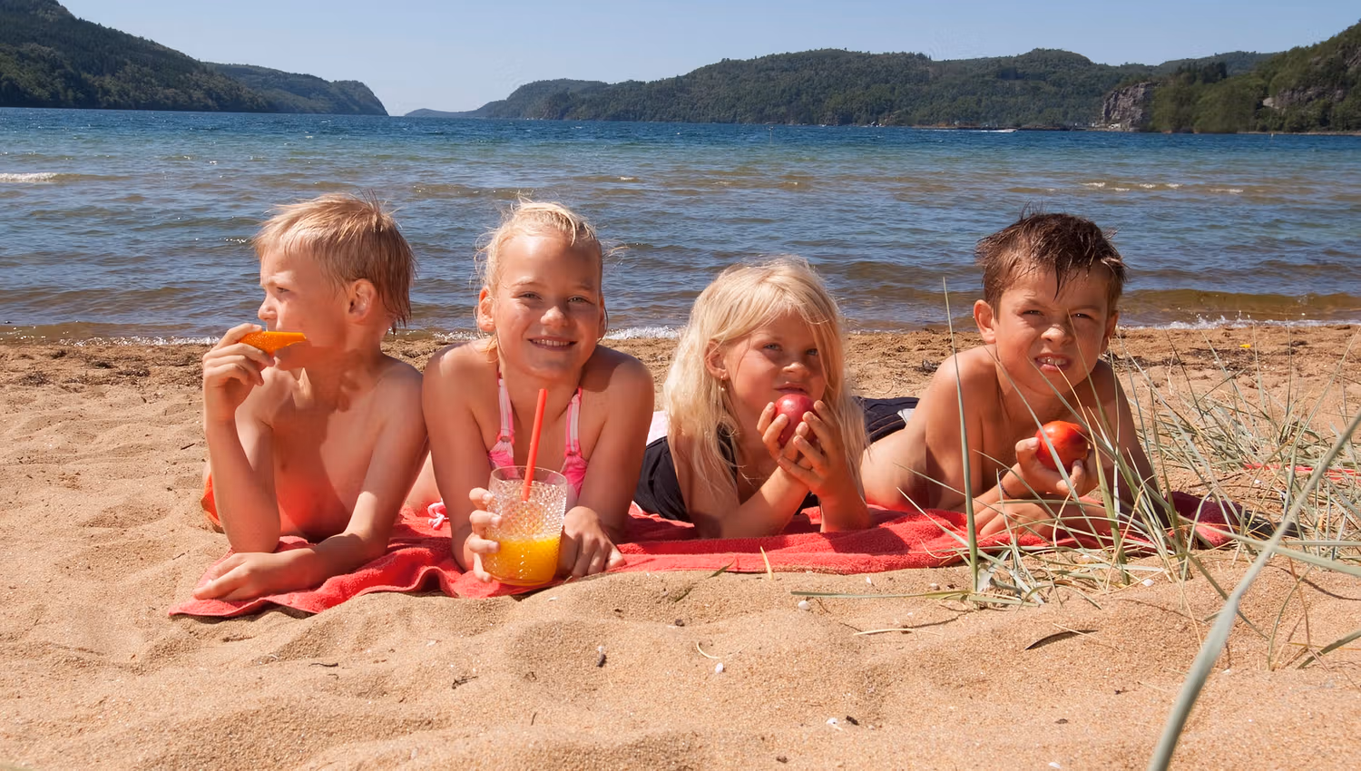 Rosfjorden strand i Lyngdal