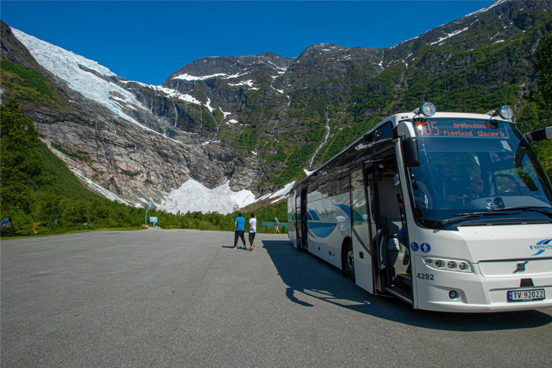 Glacier bus Fjærland