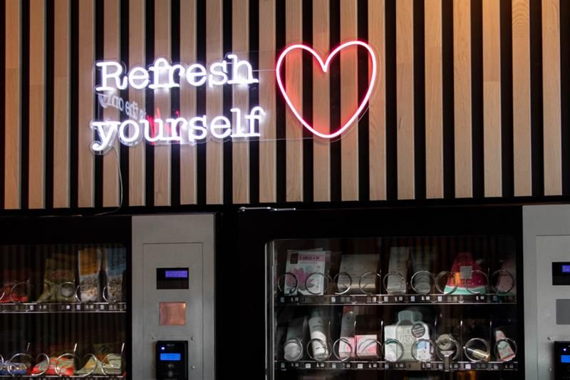 vending machines with snacks 