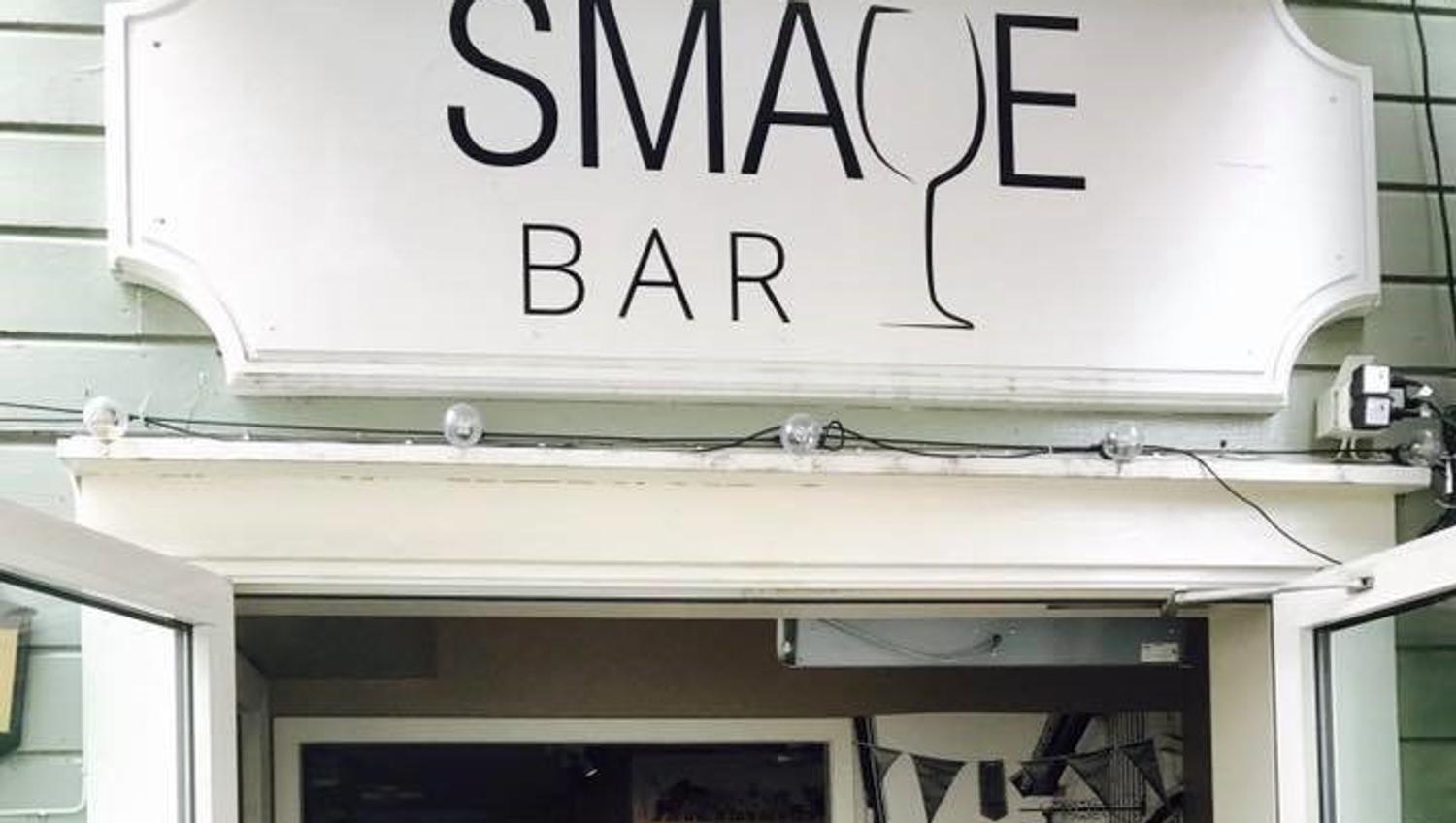 Smaue Bar skilt