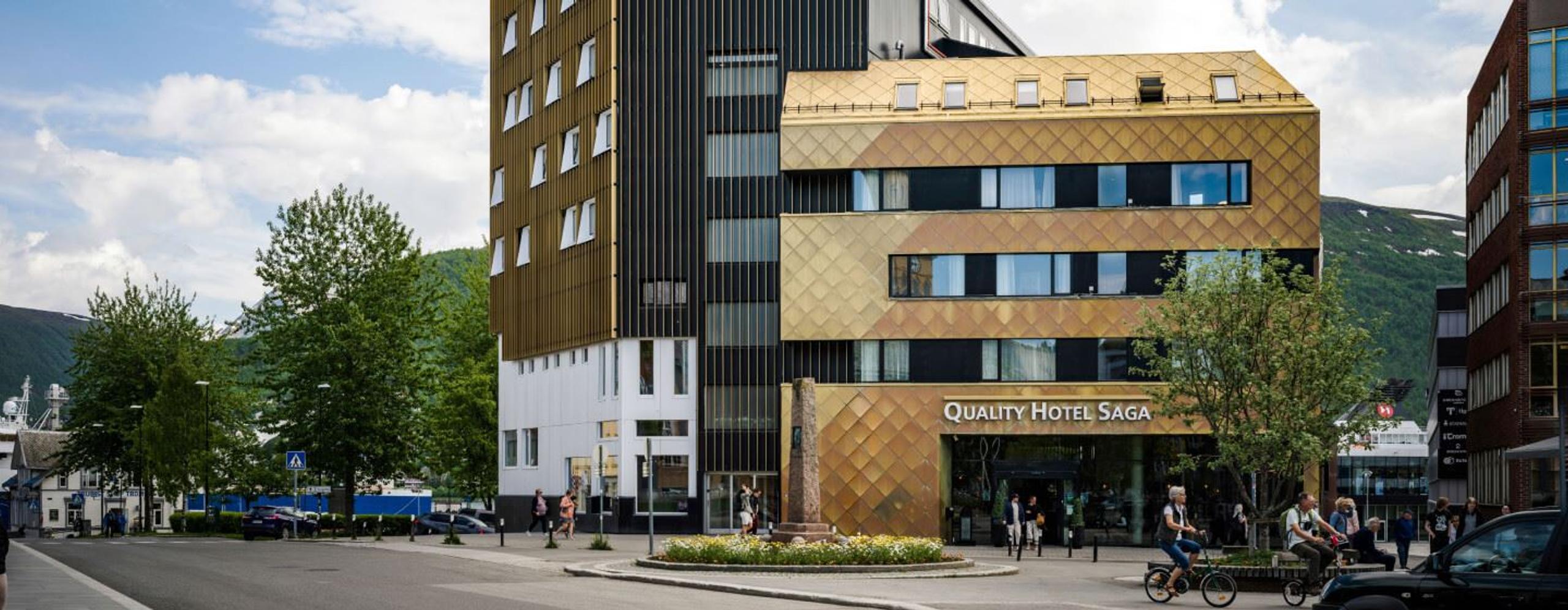 Quality Hotel Saga i Tromsø fasade om sommeren
