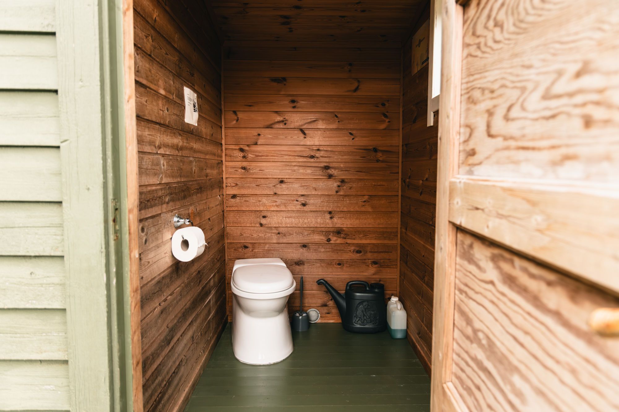 One of the cabins on Risnesøyna