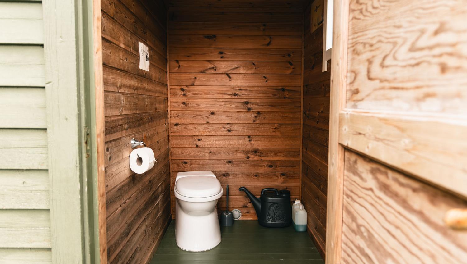 One of the cabins on Risnesøyna
