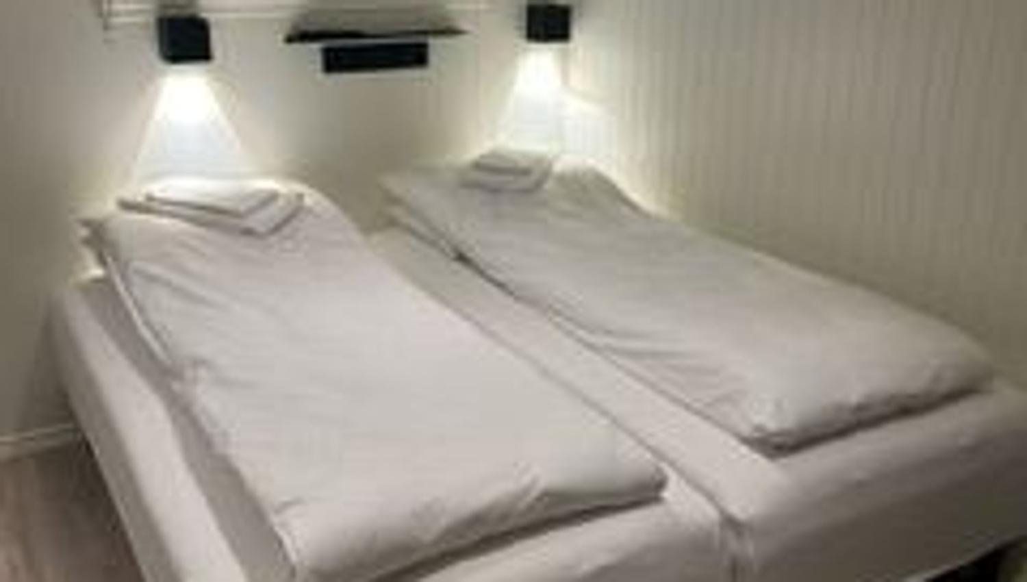 bedroom with two single beds.