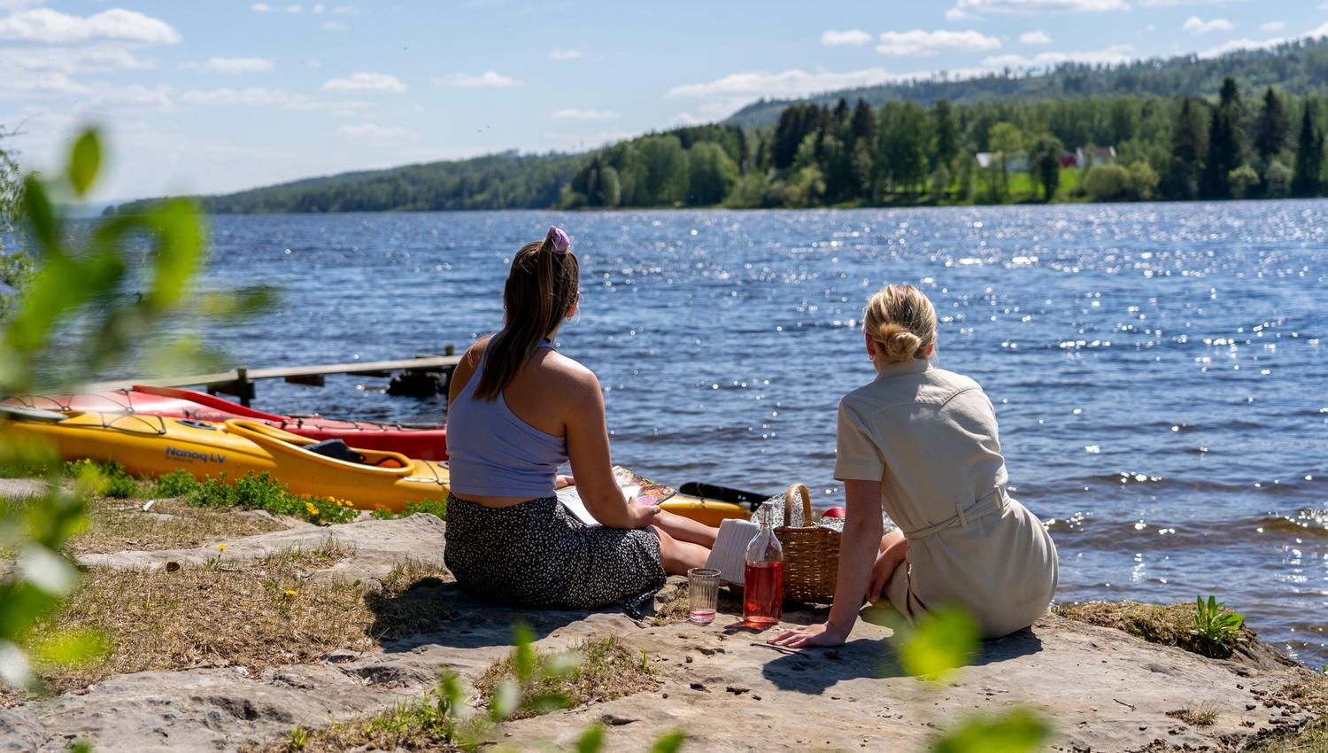 Rolige feriedager ved Mjøsa på Nes&Helgøya