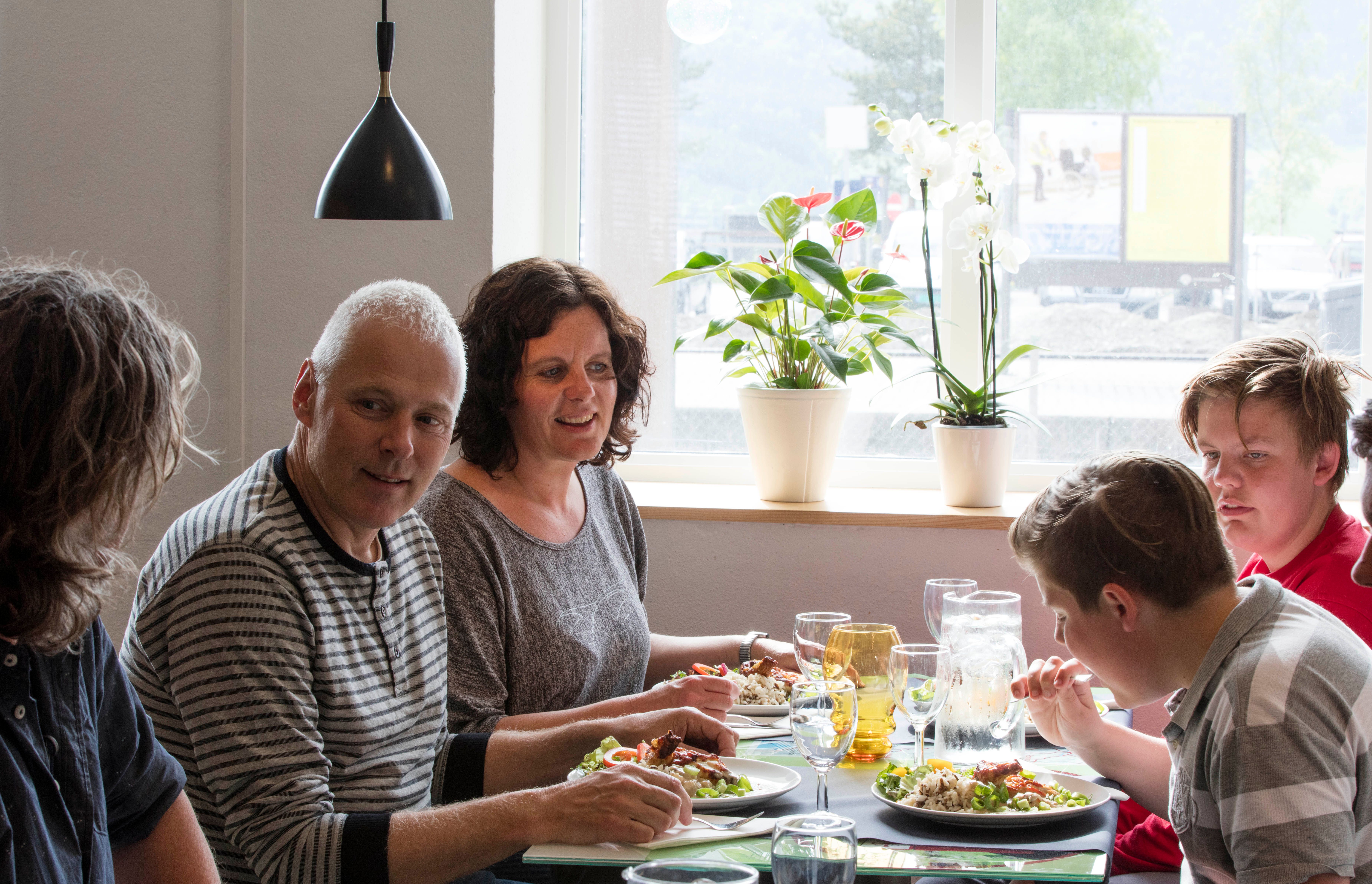 Frokost, lunsj og middagsservering