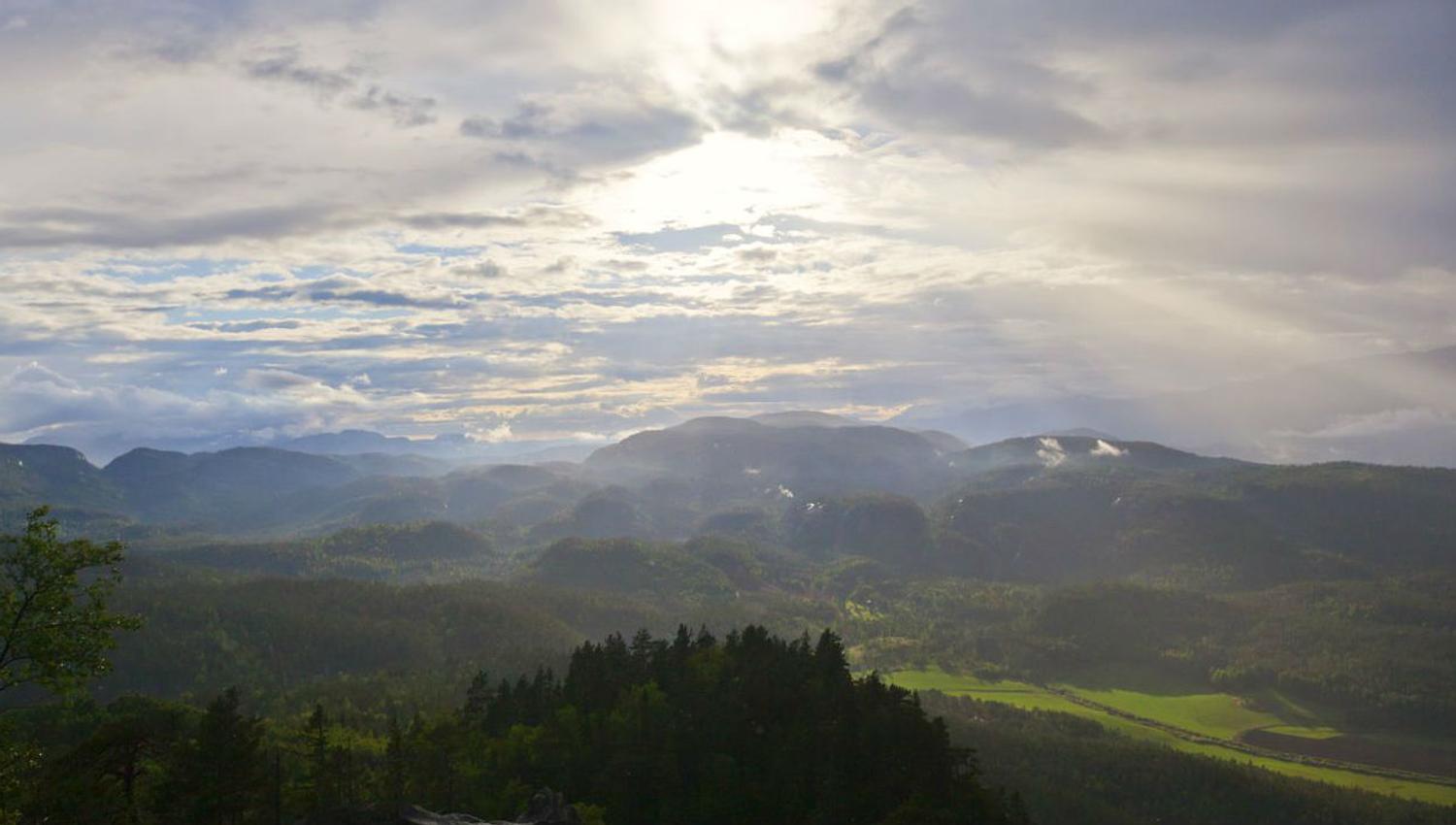 view from Gygrestolen in Bø
