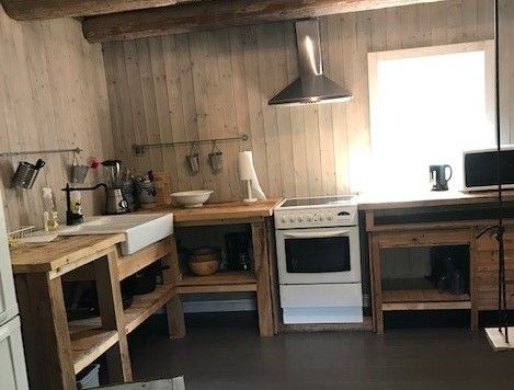 Hønehuset på Nordre Raknerud - Helgøya foto: Helgøya Klatrepark