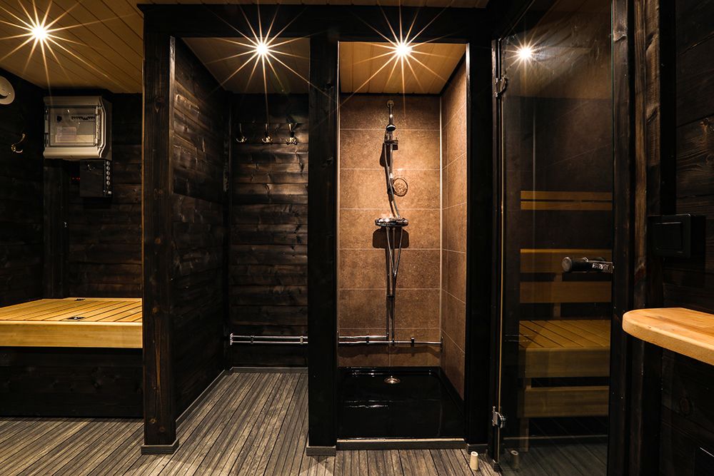 shower and interior on the sauna boat Melvin in Porsgrunn 