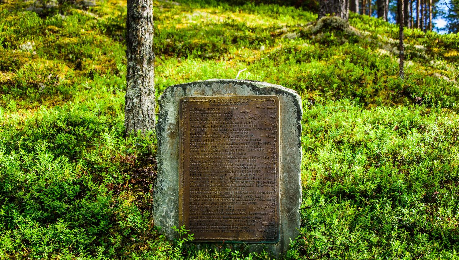 Memorial at Gravholmen in Espedalen