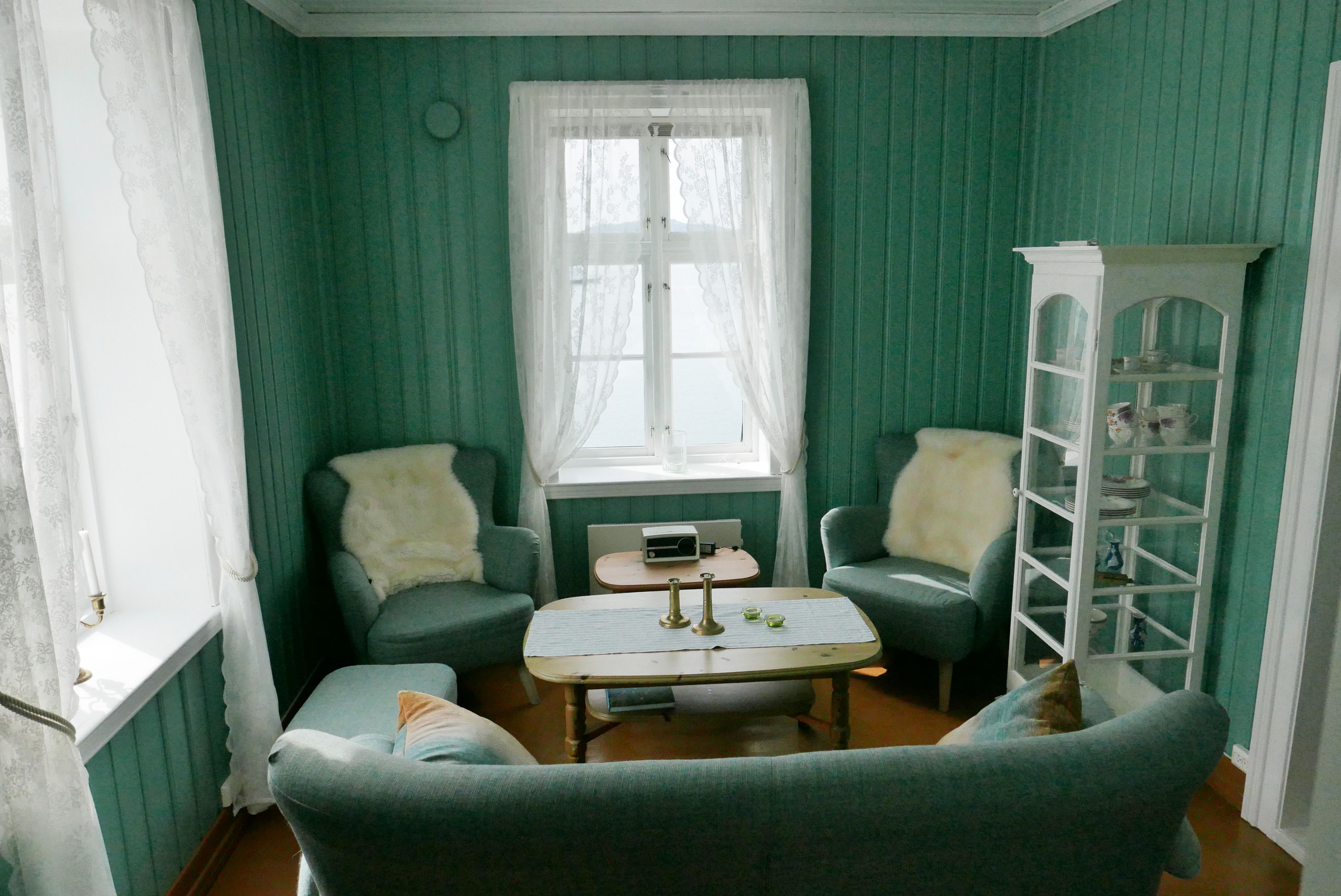 Inne i Leirvik fyrstasjon