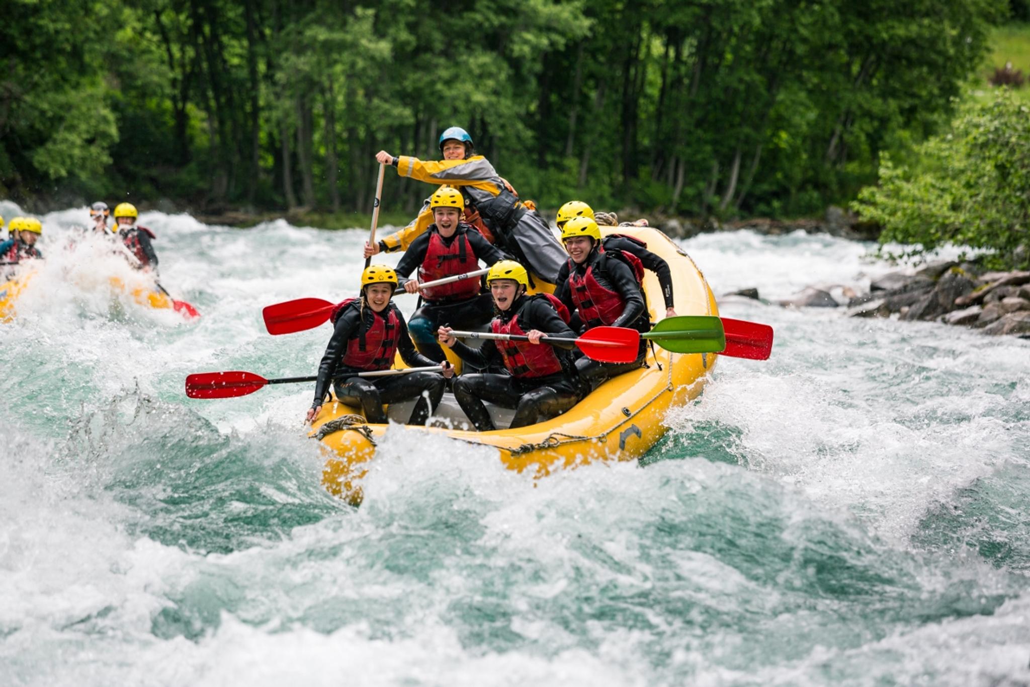 Rafting i Valldal med Uteguiden