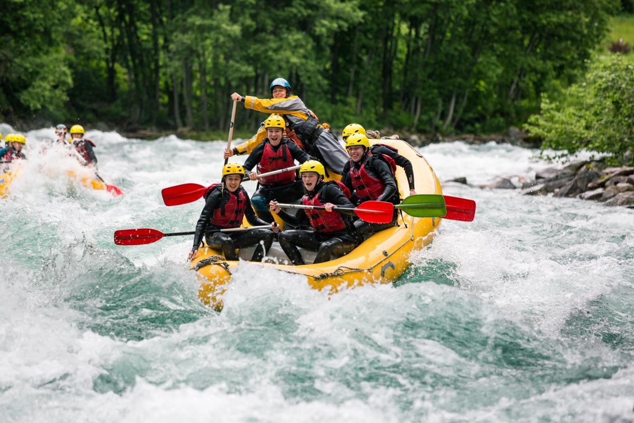 Rafting i Valldal med Uteguiden