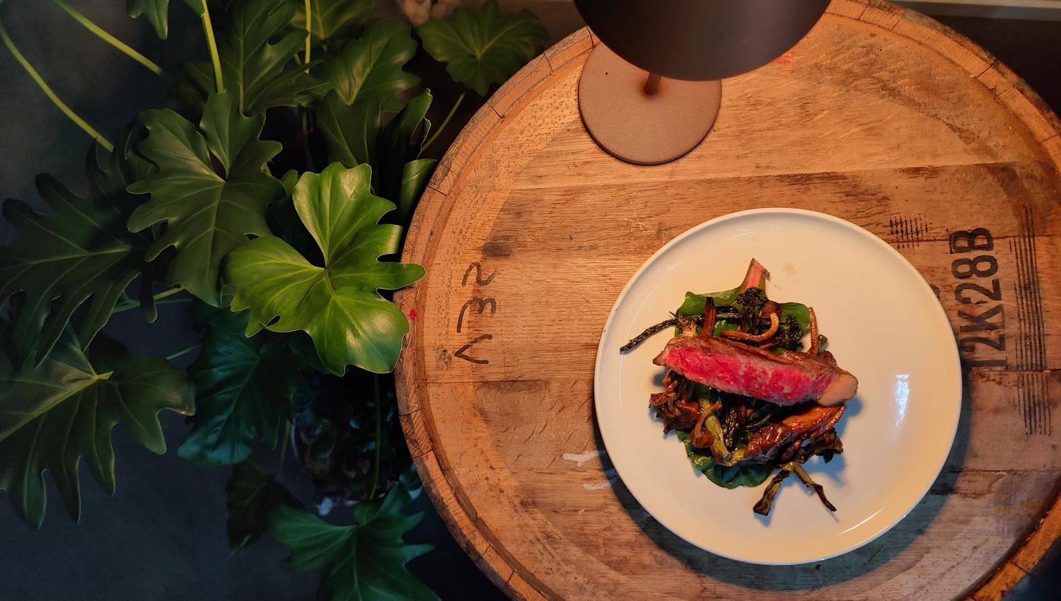 Restaurant Nyyyt offers local delicacies