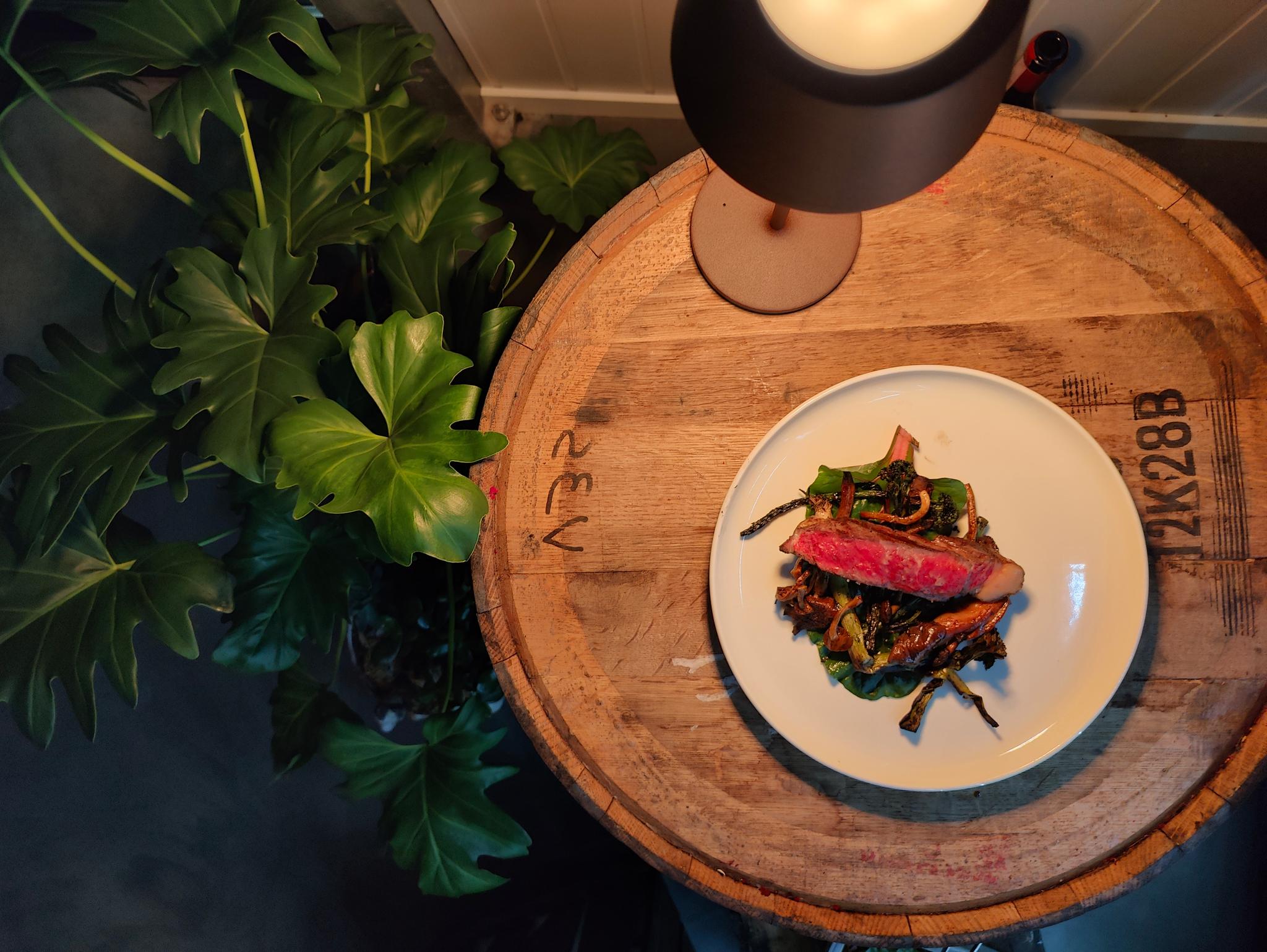 Restaurant Nyyyt offers local delicacies