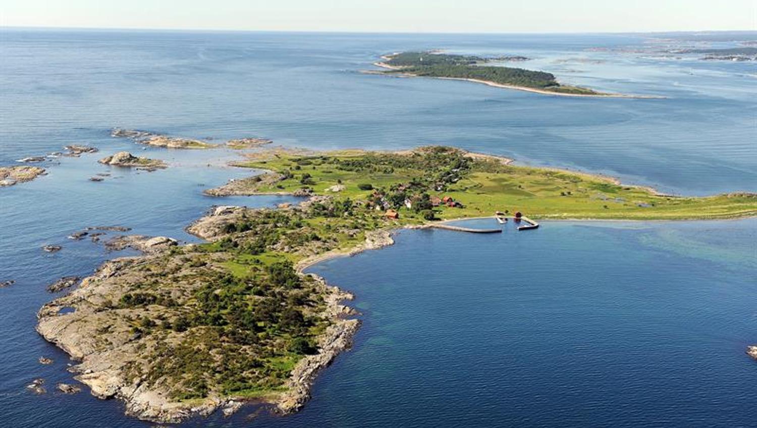 Stråholmen og Jomfruland i sør