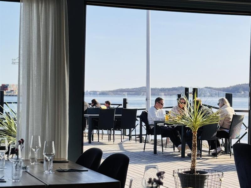 Tables with view