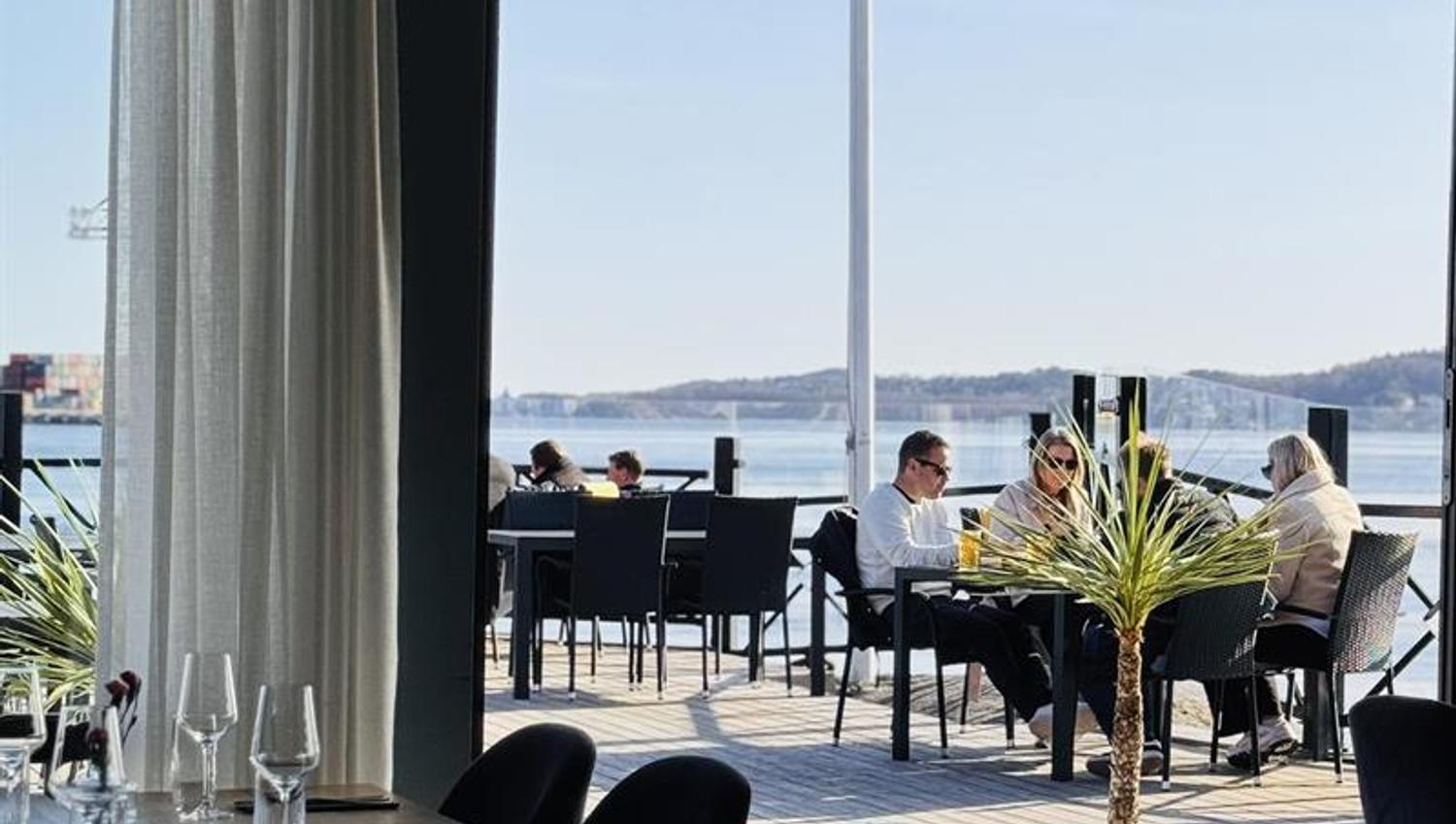 Tables with view