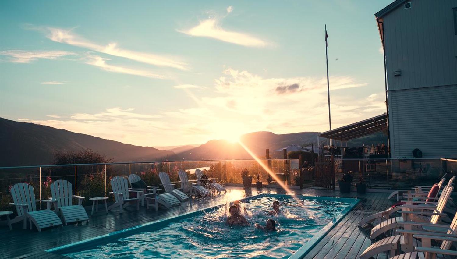 The pool area Nermo Hotell