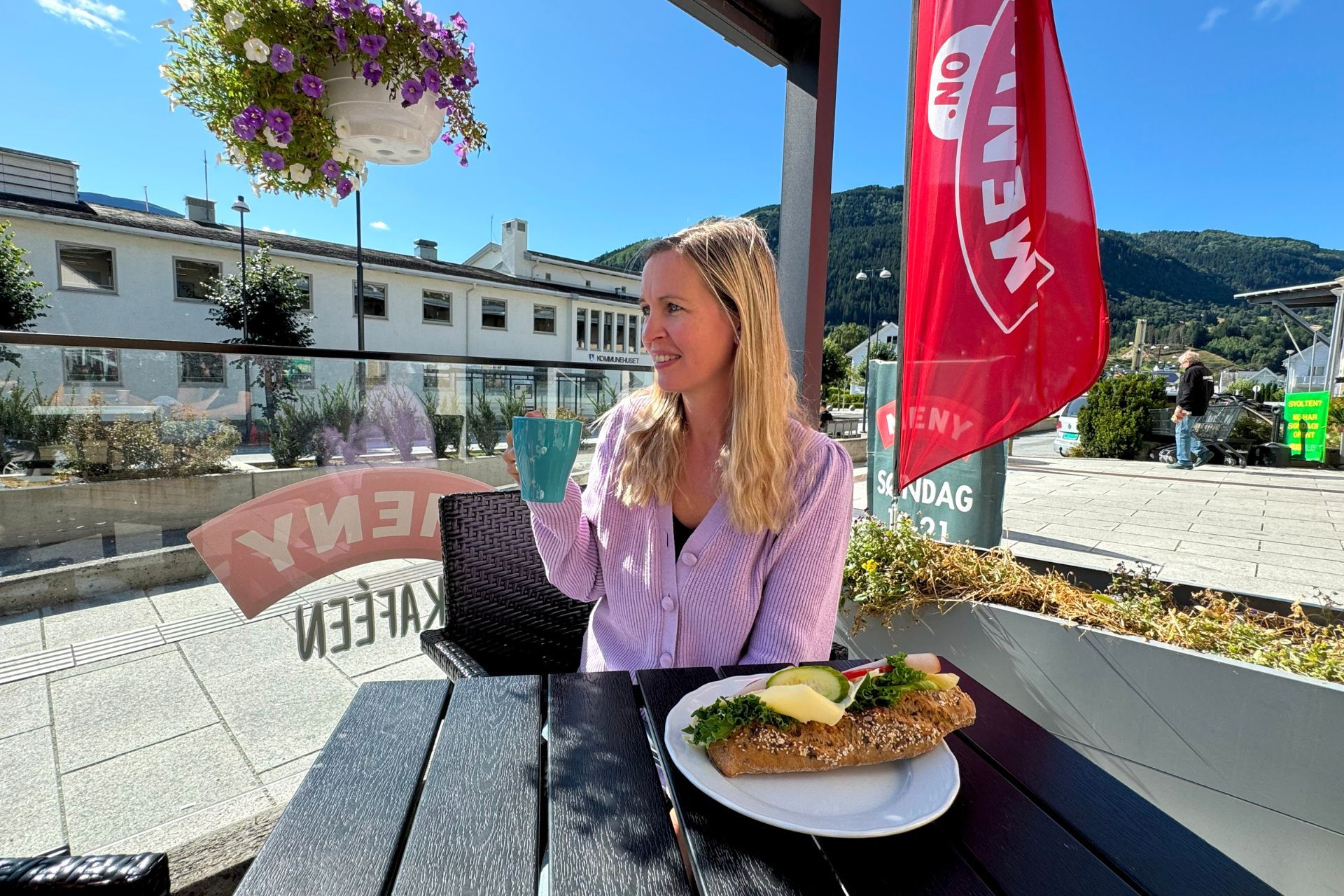 Meny Kafeèn, Sogndal