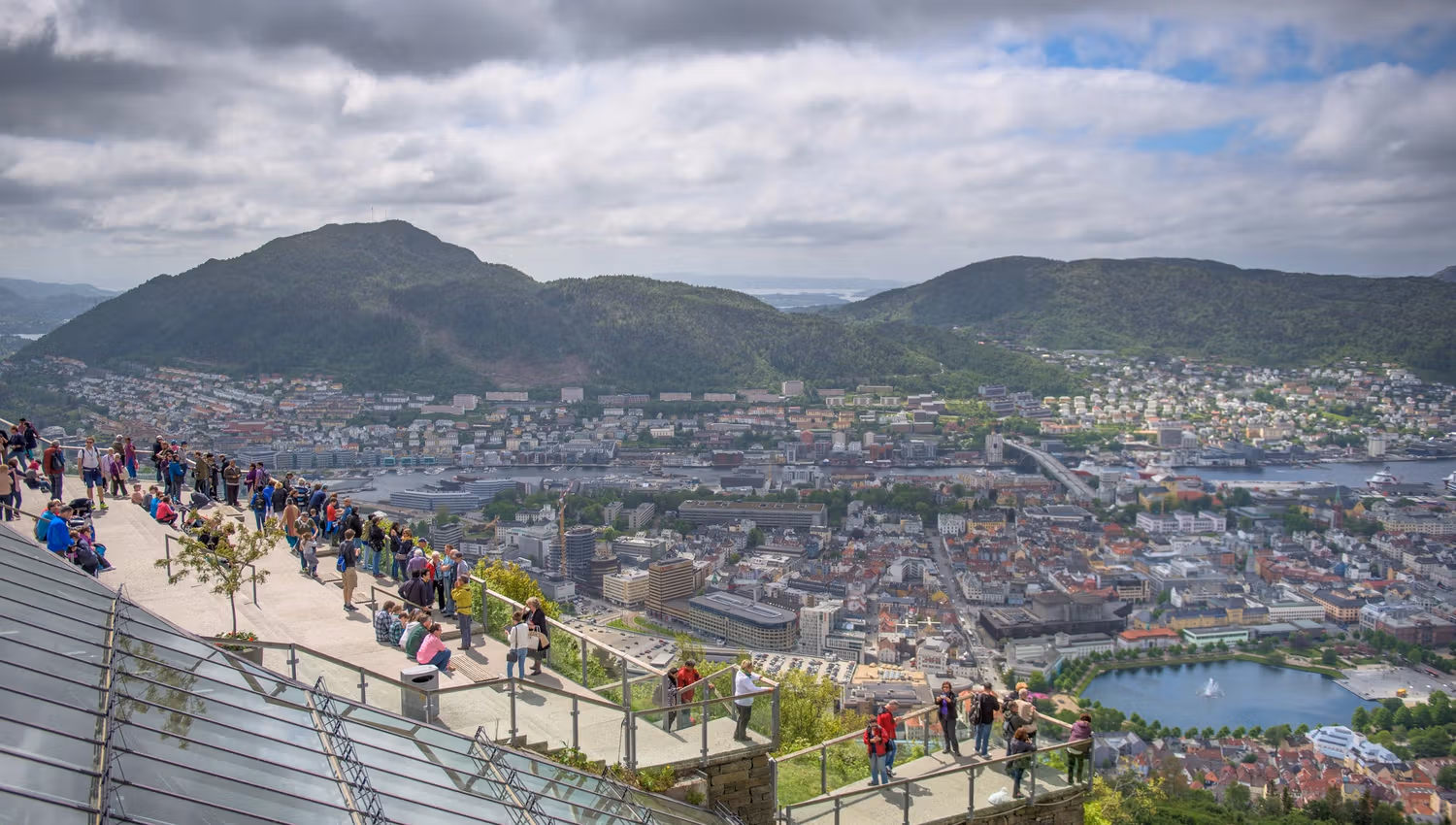 Nydelig utsikt over hele Bergen