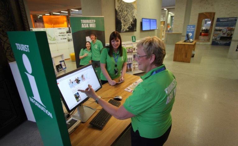Radhuskvartalet vertskap turistinfo infoskjerm
