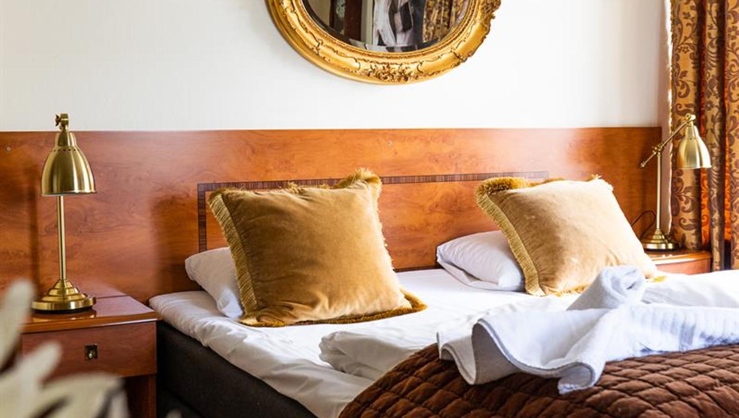 Reenskaug Hotel i Drøbak sentrum Hamsunrommet