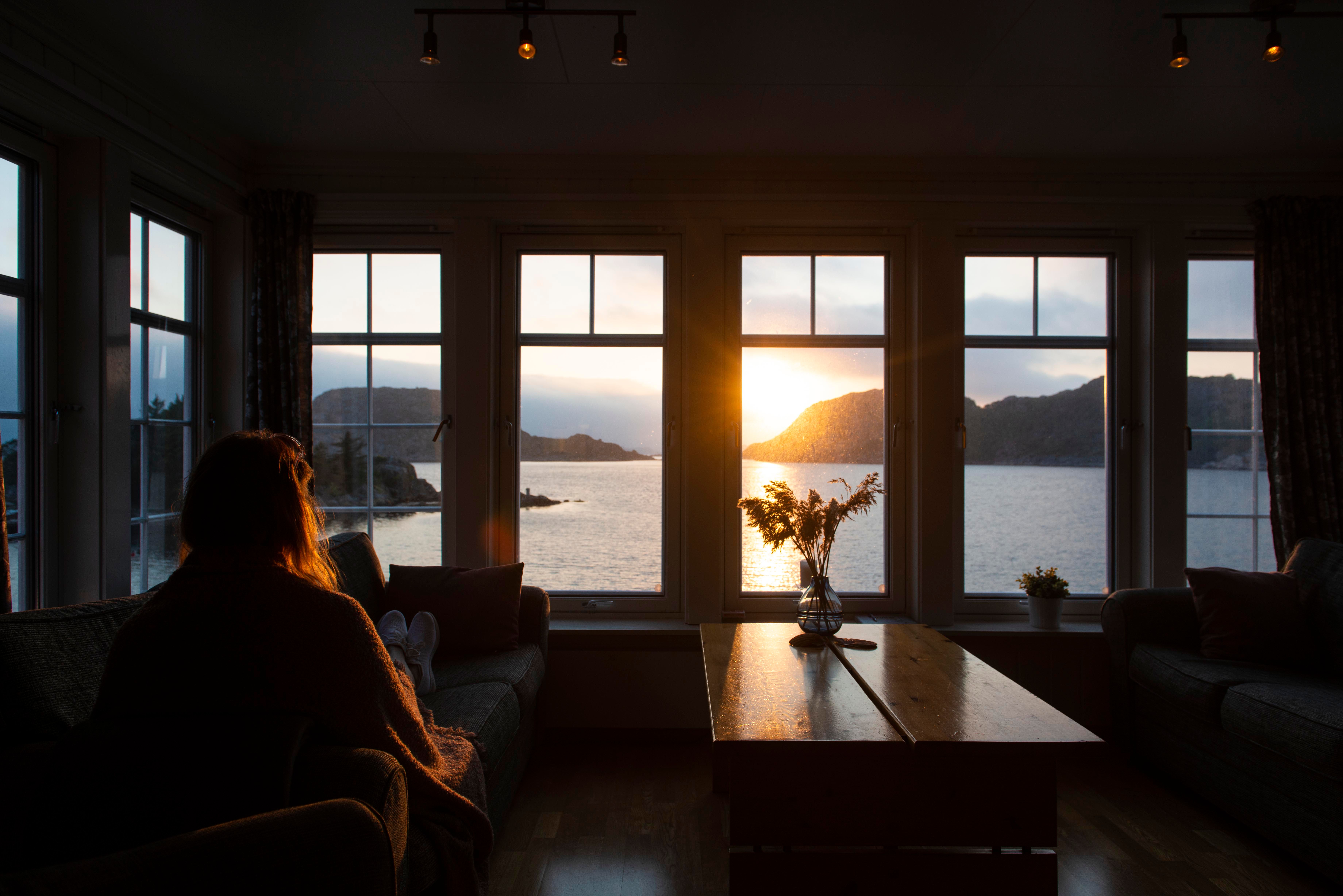 Solnedgang fra rom i Korshamn Rorbuer