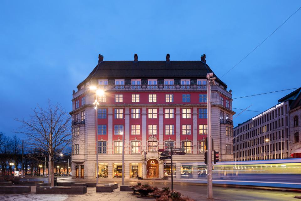 Amerikalinjen seen from Jernbanetorget