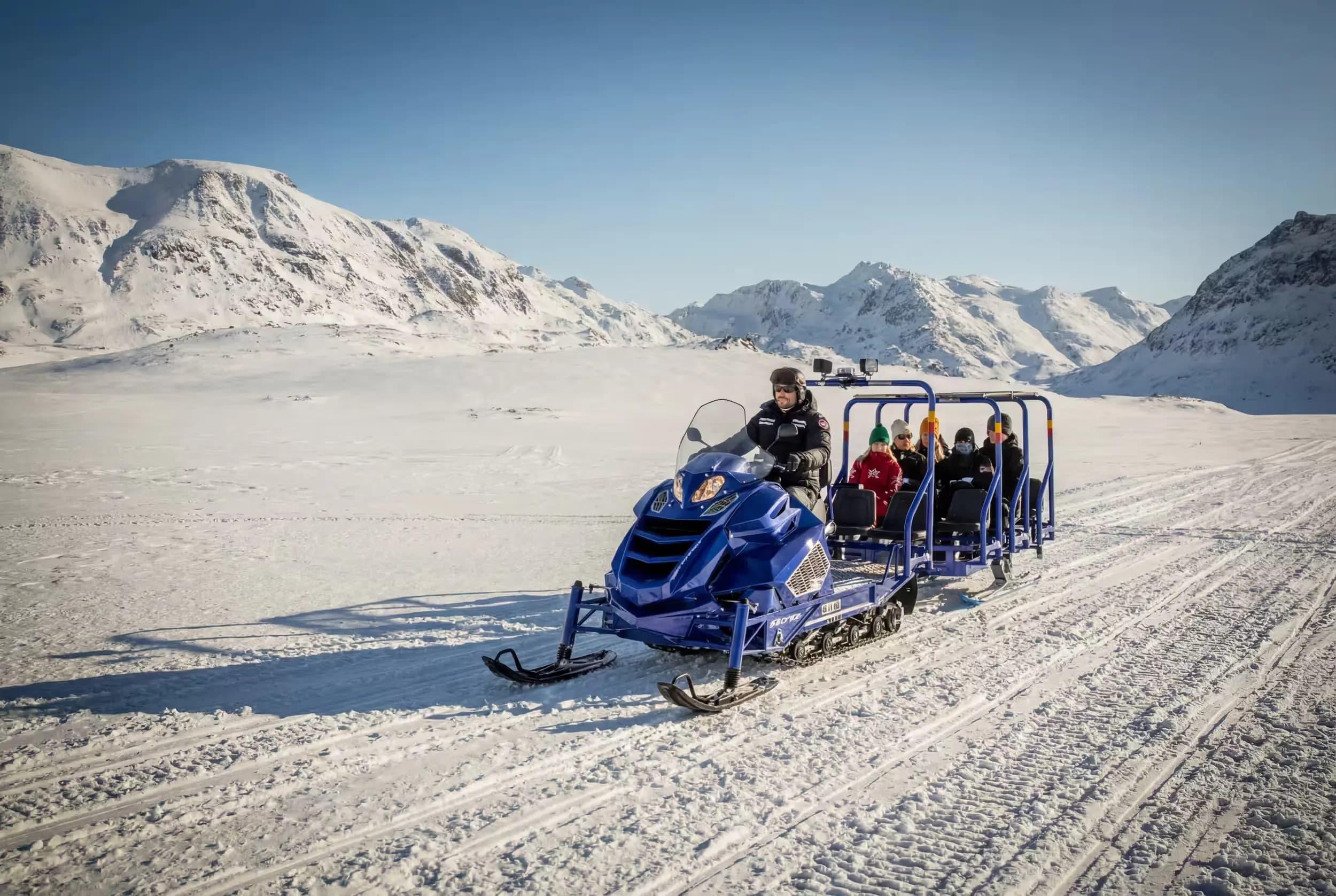 Snow train safari on Finnmarksvidda