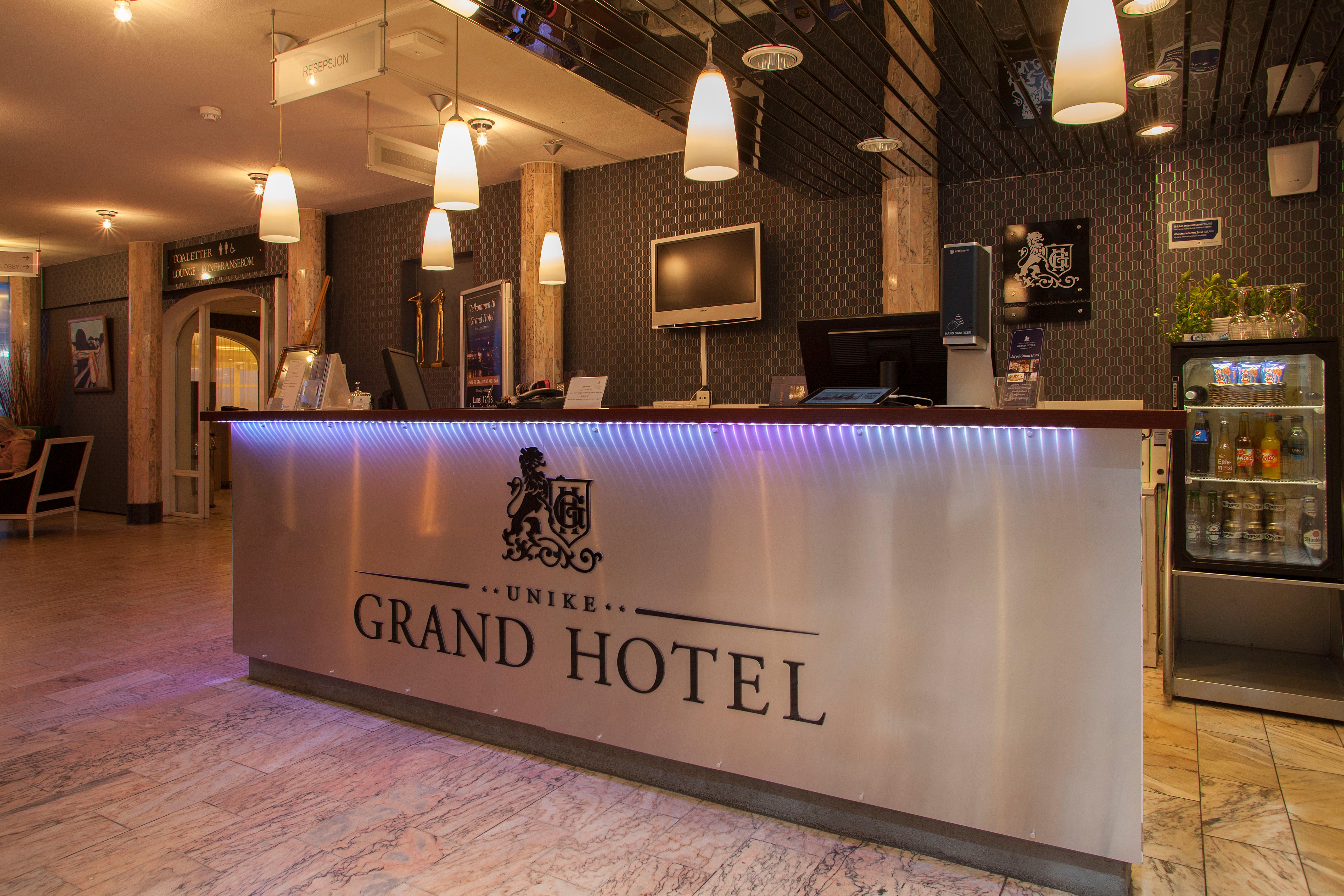 Picture of the reception desk