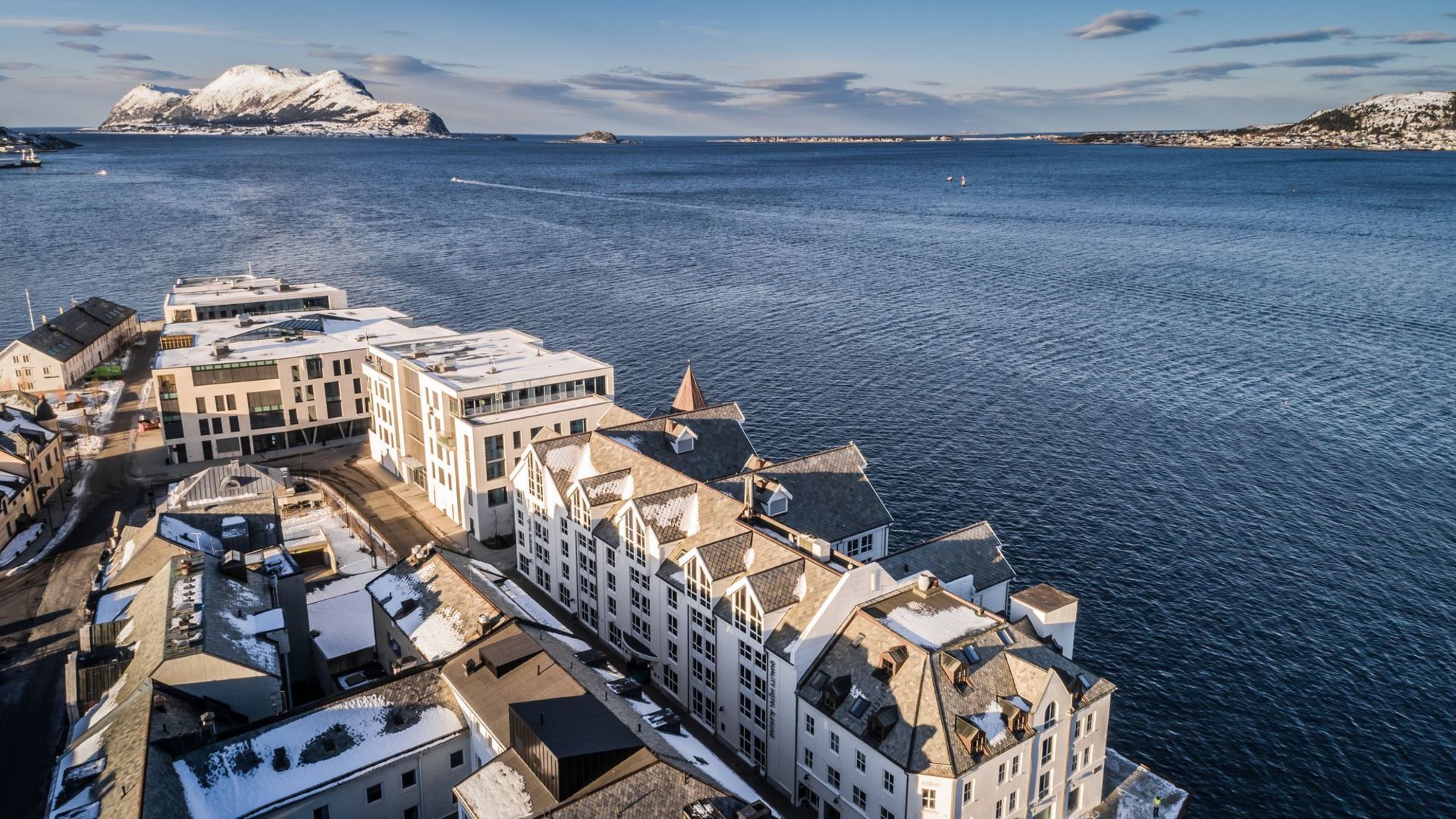 Quality Hotel Ålesund ved sjøkanten i Ålesund.