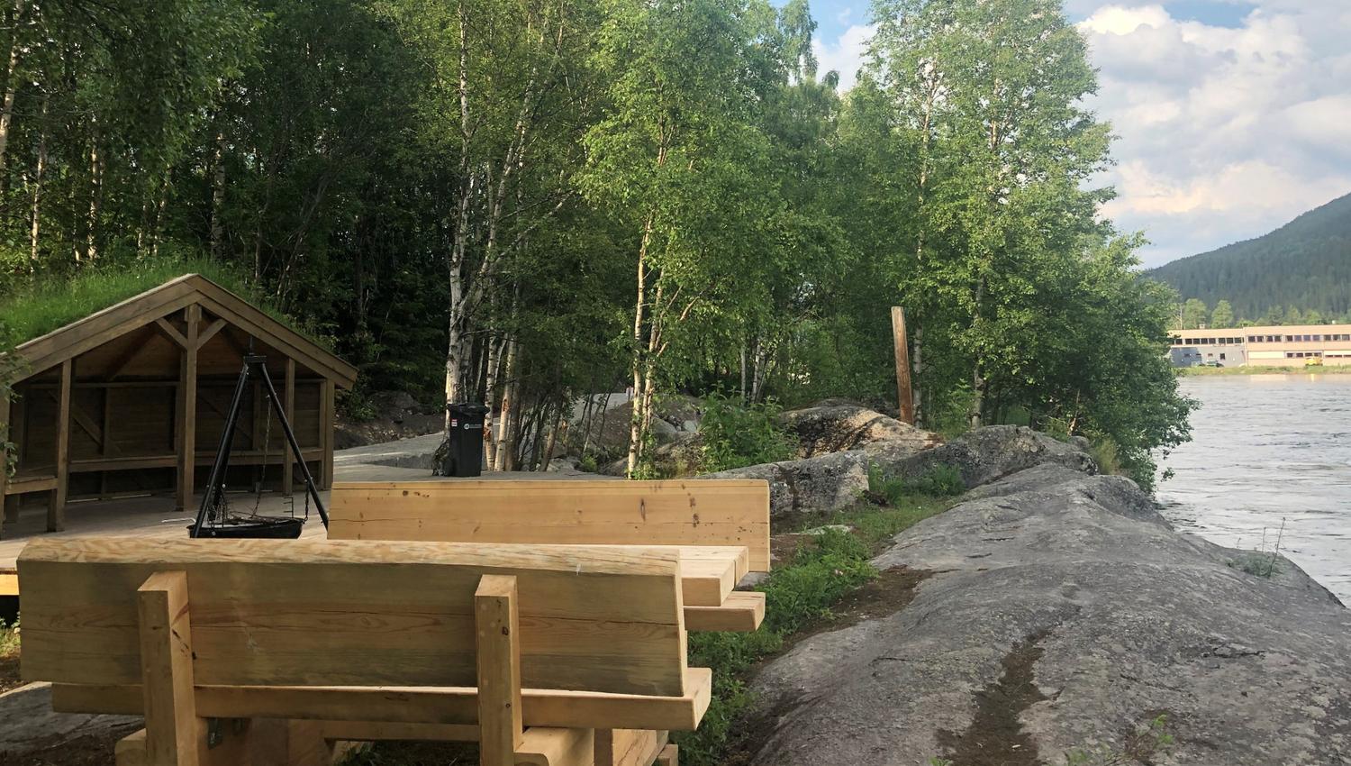 Grillplass ved Elvelangs