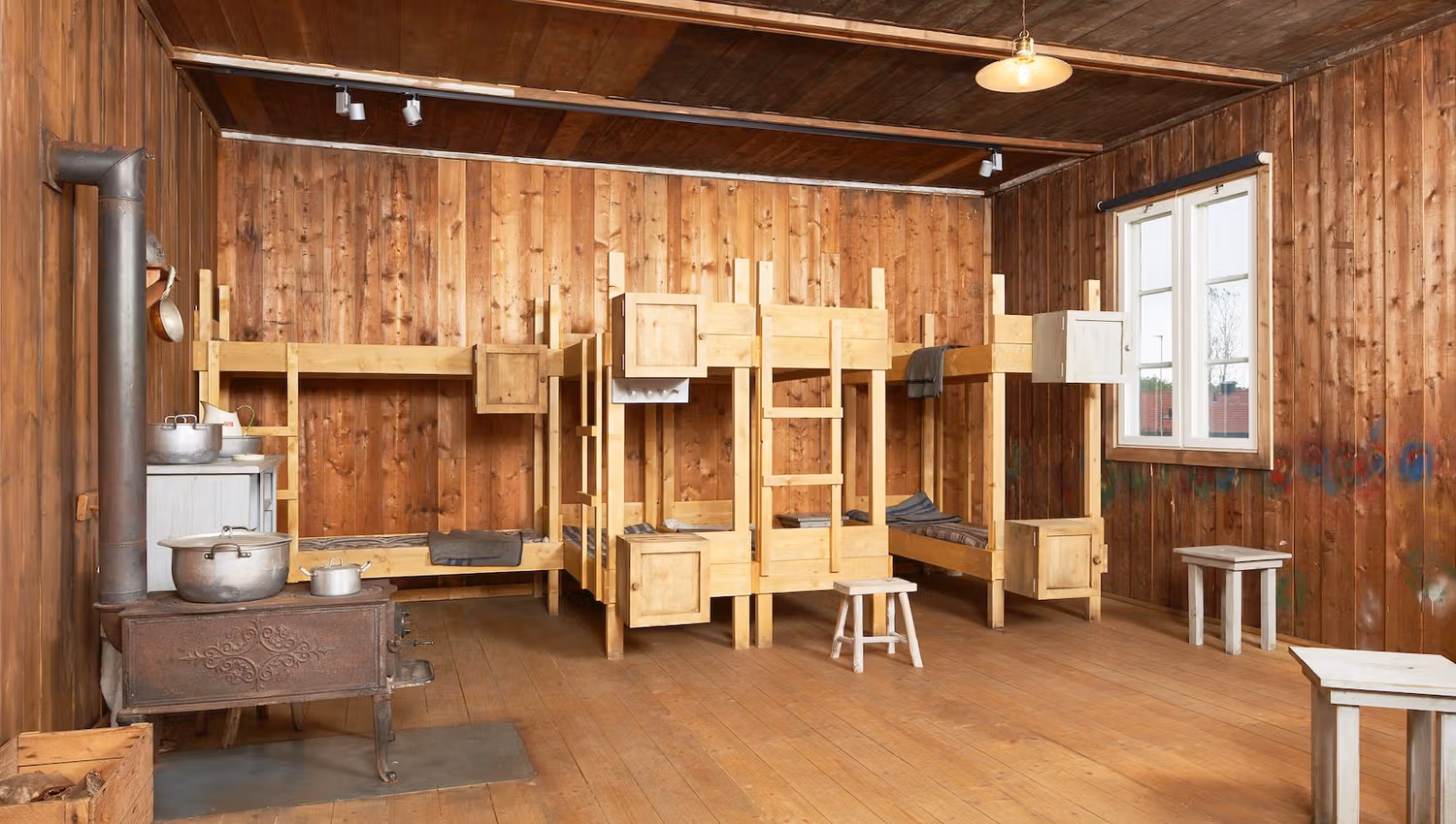 Room with 8 bunk beds as it was during the war