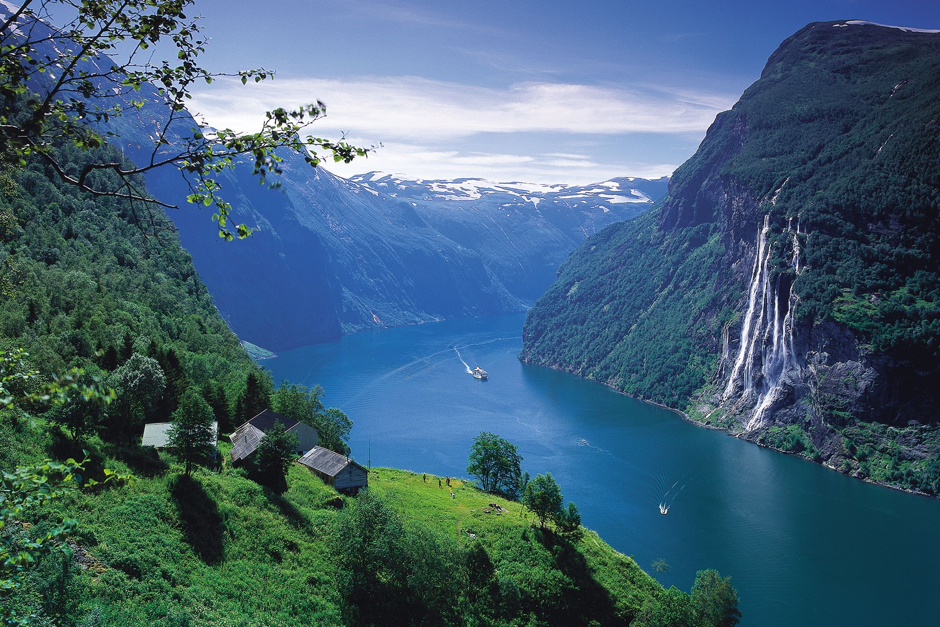 Skageflå med flott utsikt over Geirangerfjorden.