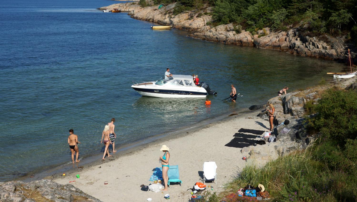 Strand på Risøya