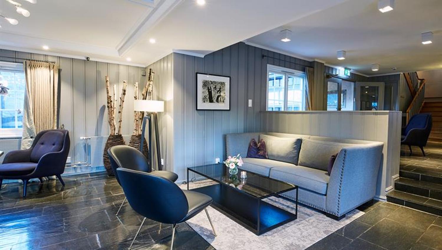 Lounge, a mix of modern and traditional scandinavian design. Photo
