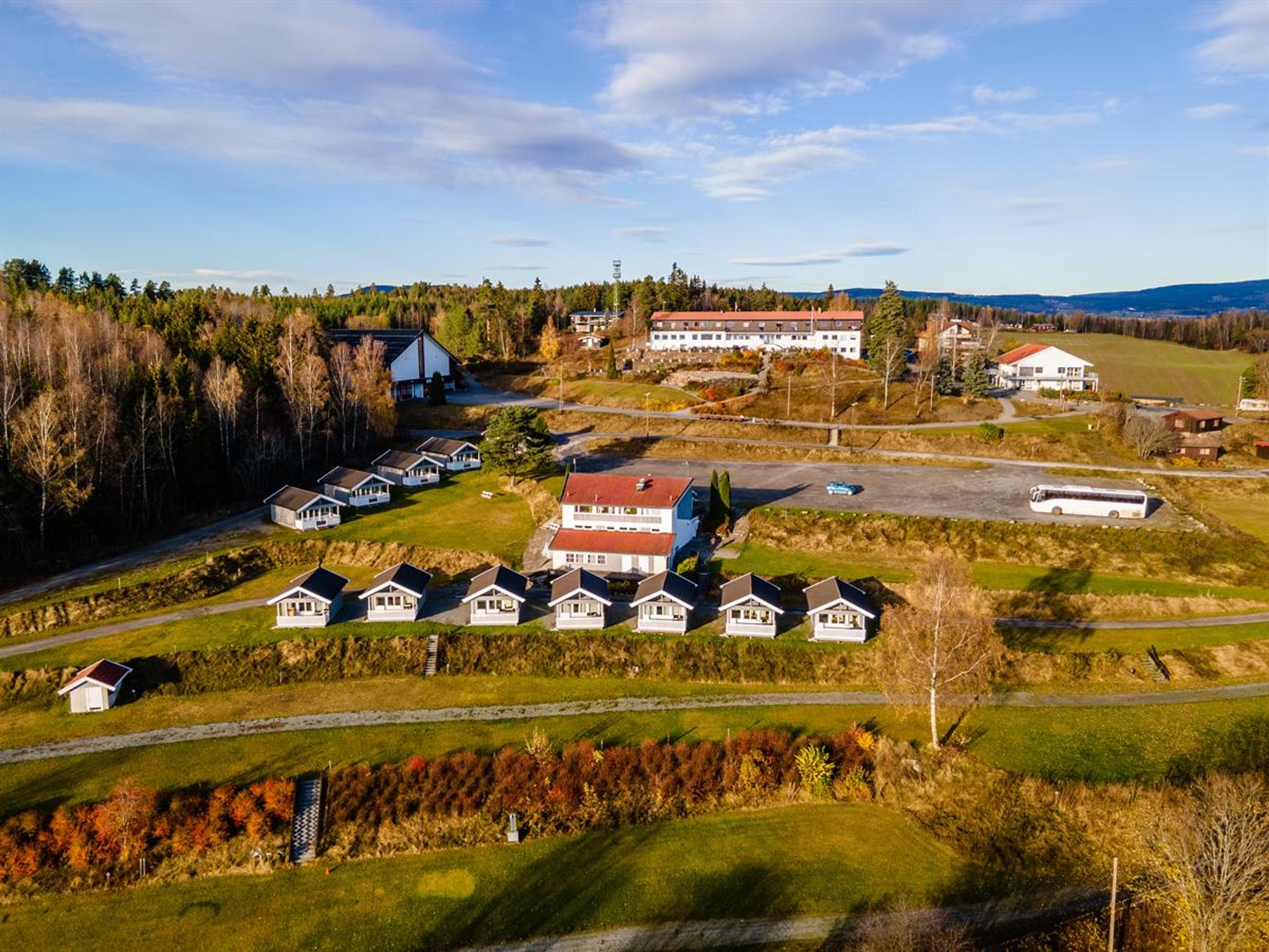 Hedmarktoppen Camping og hytteutleie dronebilde