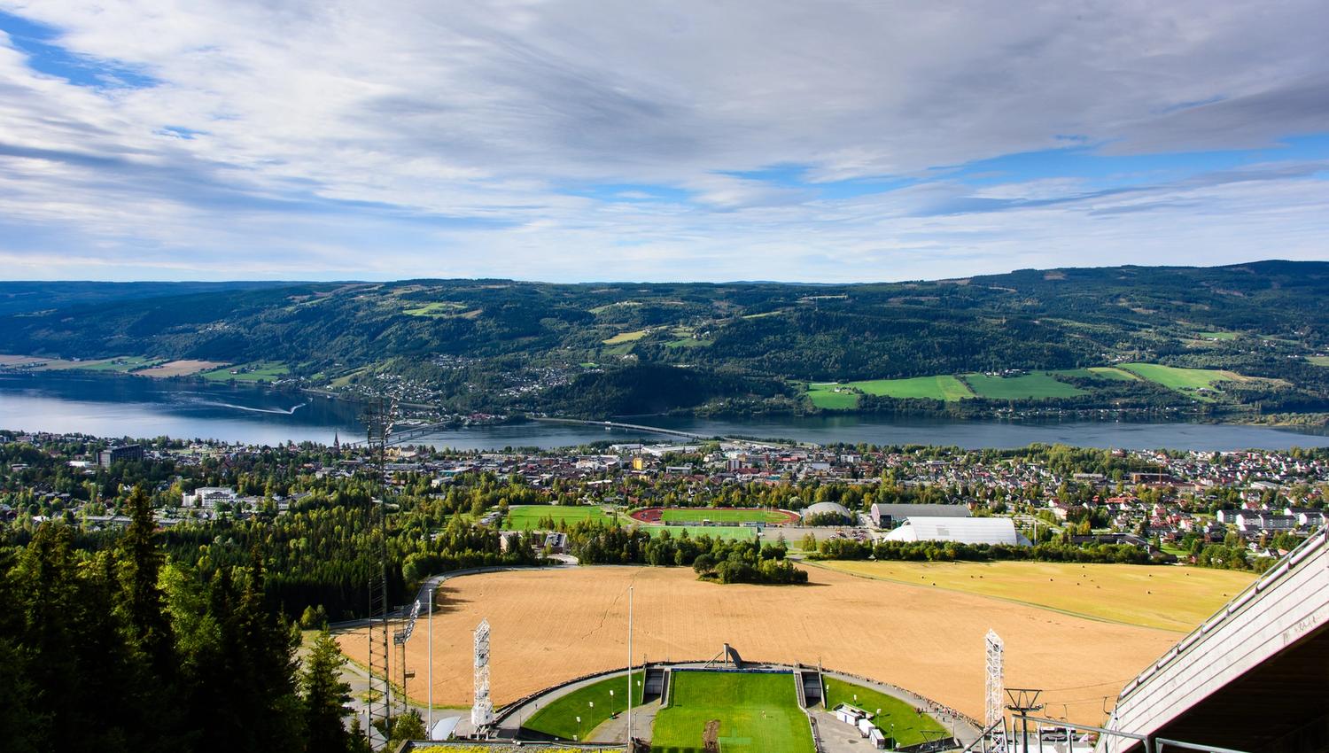 _IB87398-Hoppbakken-IanBrodie-VisitLillehammer