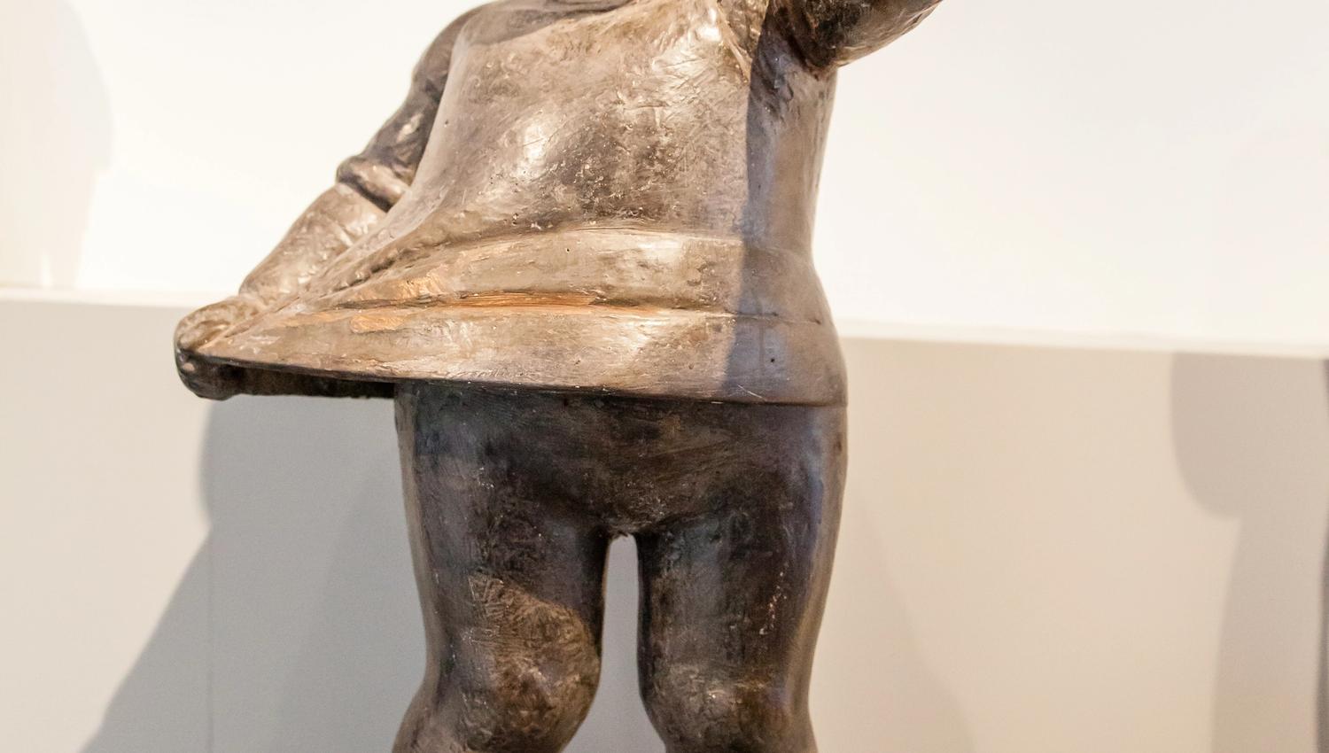 Sigurd Nomes Skulptursamling, barn med blomsterbukett